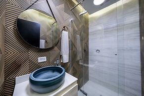 6BD with Balcony Jacuzzi Next to LLERAS