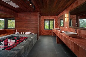 Pho Co - OQ Hanoi Stay