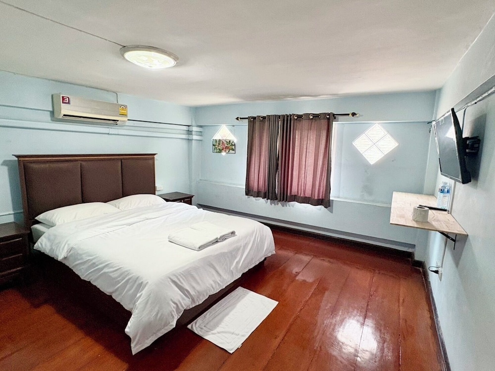 Prompt Inn Chareonkrung