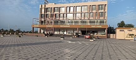 Hotel Altura CHHATRAL
