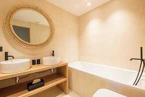 Prestige Villa a/c 12P With Pool & Lounge