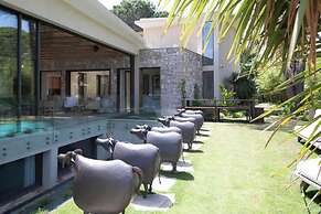 Prestige Villa a/c 12P With Pool & Lounge
