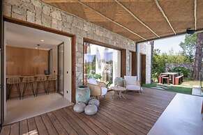 Prestige Villa a/c 12P With Pool & Lounge