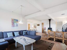 10 Person Holiday Home in Spottrup