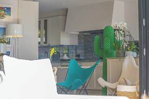 Exceptional Villa a/c 4br/8p With Pool & Sea View