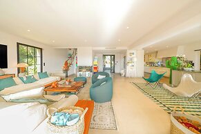 Exceptional Villa a/c 4br/8p With Pool & Sea View