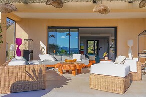 Exceptional Villa a/c 4br/8p With Pool & Sea View