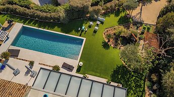 Exceptional Villa a/c 4br/8p With Pool & Sea View