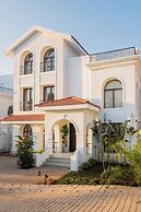 ELIVAAS Villa Paraiso 4 BHK with Pool