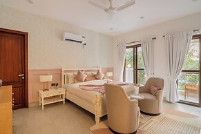 ELIVAAS Villa Paraiso 4 BHK with Pool
