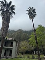 Artemis Hotel