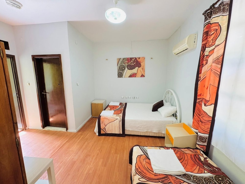 Artemis Hotel