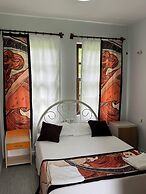 Artemis Hotel