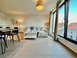 Sparkling City Suite Near Diamonds