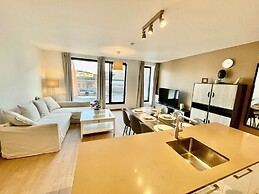Sparkling City Suite Near Diamonds