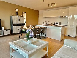 Sparkling City Suite Near Diamonds