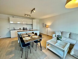 Sparkling City Suite Near Diamonds