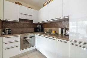 Spacious Apartment a/c 1br/4p - With Pool