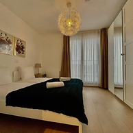 Chic Antwerp Oasis Near Diamond Hub