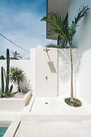 Alua White