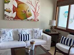 Beachfront 1BR , Playa Turquesa, Beach Access