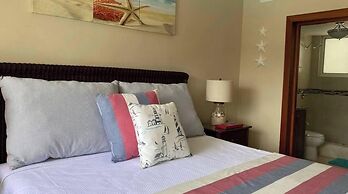 Beachfront 1BR , Playa Turquesa, Beach Access