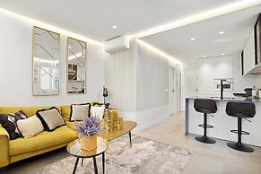Golden Mile Lux Sea View Suite & Balcony