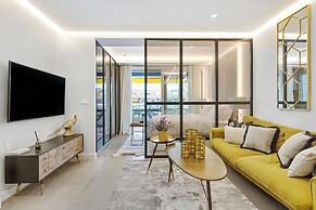 Golden Mile Lux Sea View Suite & Balcony