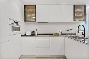 Golden Mile Lux Sea View Suite & Balcony