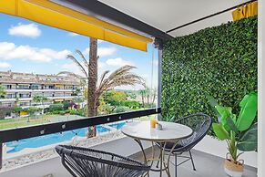 Golden Mile Lux Sea View Suite & Balcony