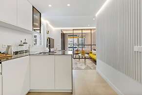 Golden Mile Lux Sea View Suite & Balcony
