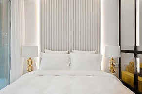 Golden Mile Lux Sea View Suite & Balcony