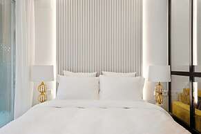 Golden Mile Lux Sea View Suite & Balcony