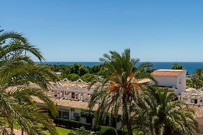Golden Mile Lux Sea View Suite & Balcony