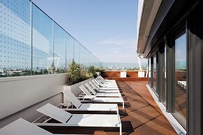 Skyline Suite - Danube-View Balcony&Pool