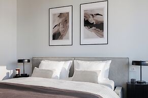 Skyline Suite - Danube-View Balcony&Pool