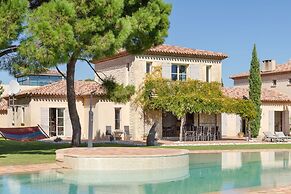Wine Estate 20m Pool and Cinema
