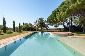Wine Estate 20m Pool and Cinema