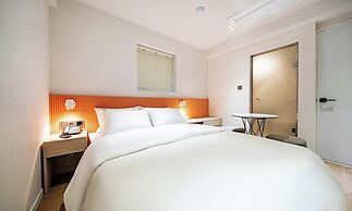 Sinchon APL Hotel