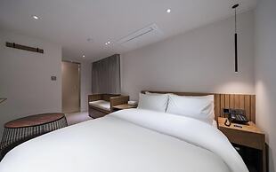 Sinchon APL Hotel