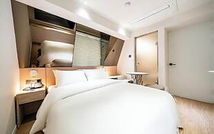 Sinchon APL Hotel