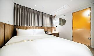 Sinchon APL Hotel