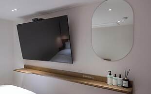 Sinchon APL Hotel