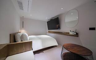 Sinchon APL Hotel