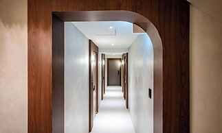 Sinchon APL Hotel