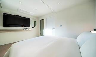Sinchon APL Hotel
