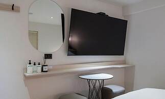 Sinchon APL Hotel