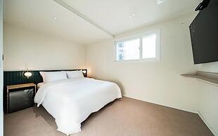 Sinchon APL Hotel