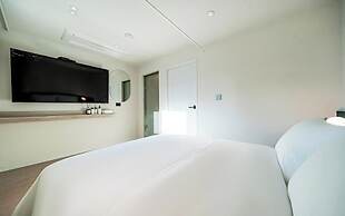 Sinchon APL Hotel