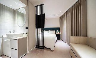 Sinchon APL Hotel